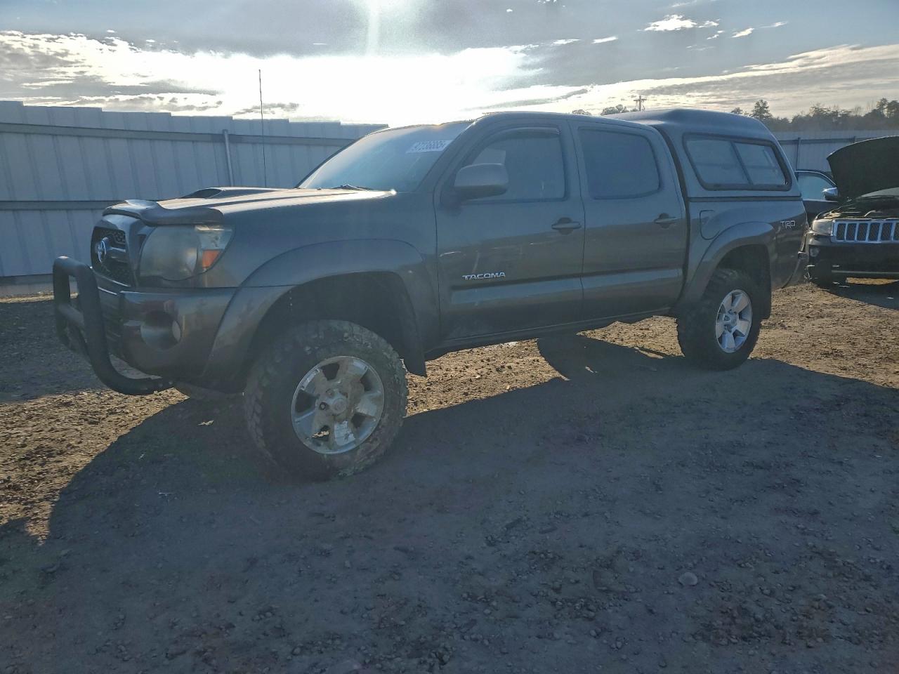 TOYOTA TACOMA DOU 2011