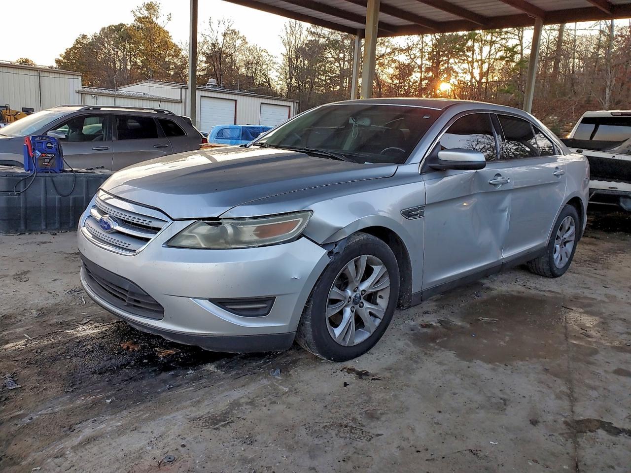 FORD TAURUS SEL 2012