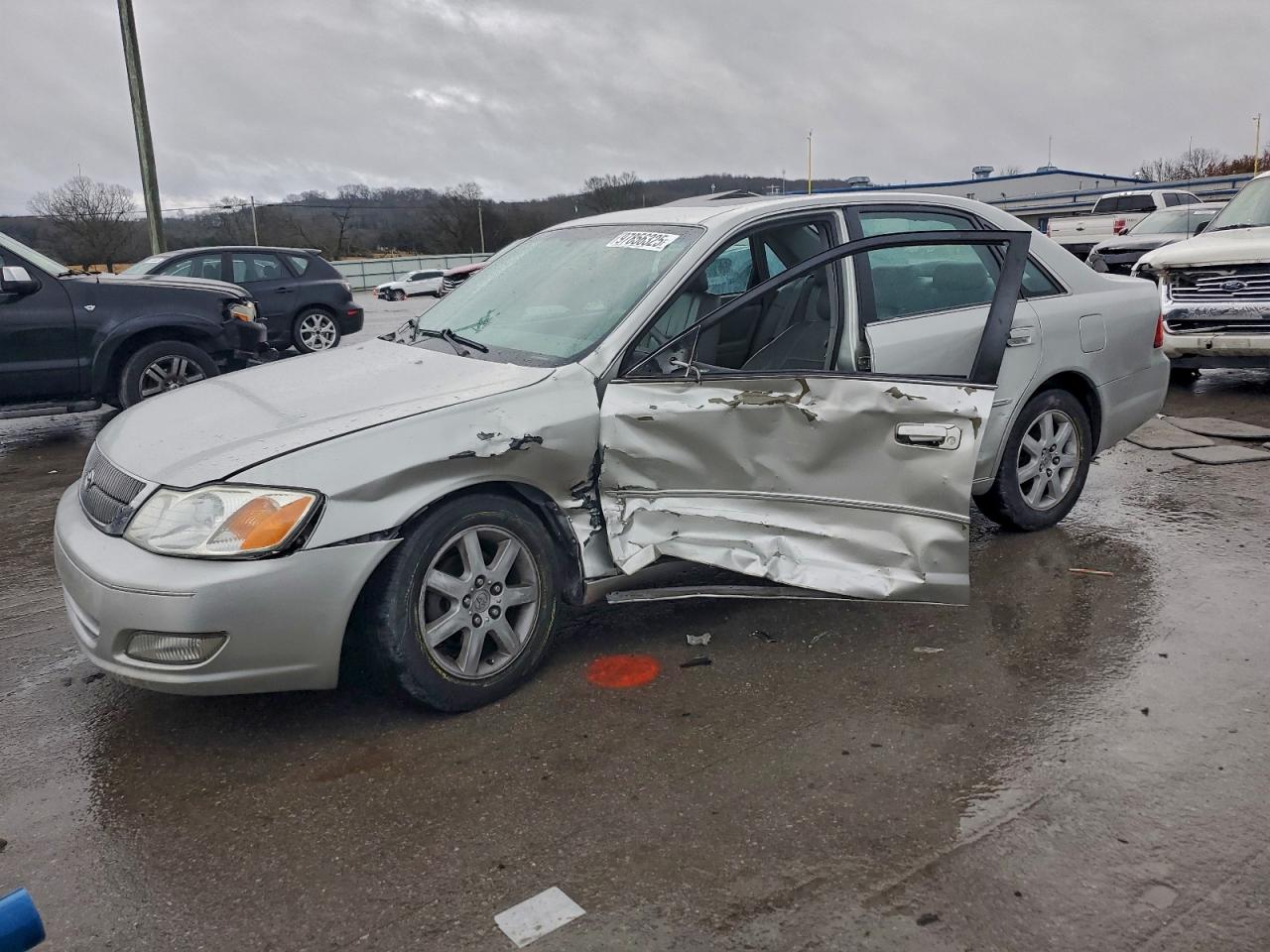 TOYOTA AVALON 2001