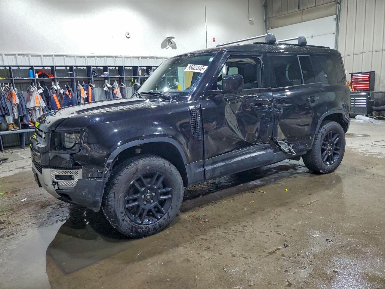 LAND ROVER DEFENDER 2024