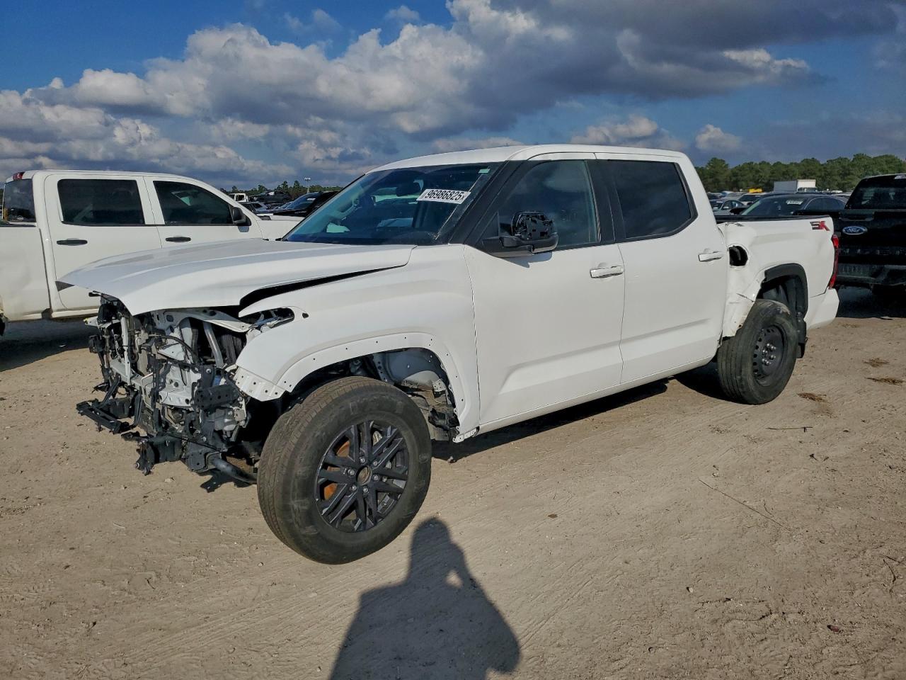 TOYOTA TUNDRA 2024