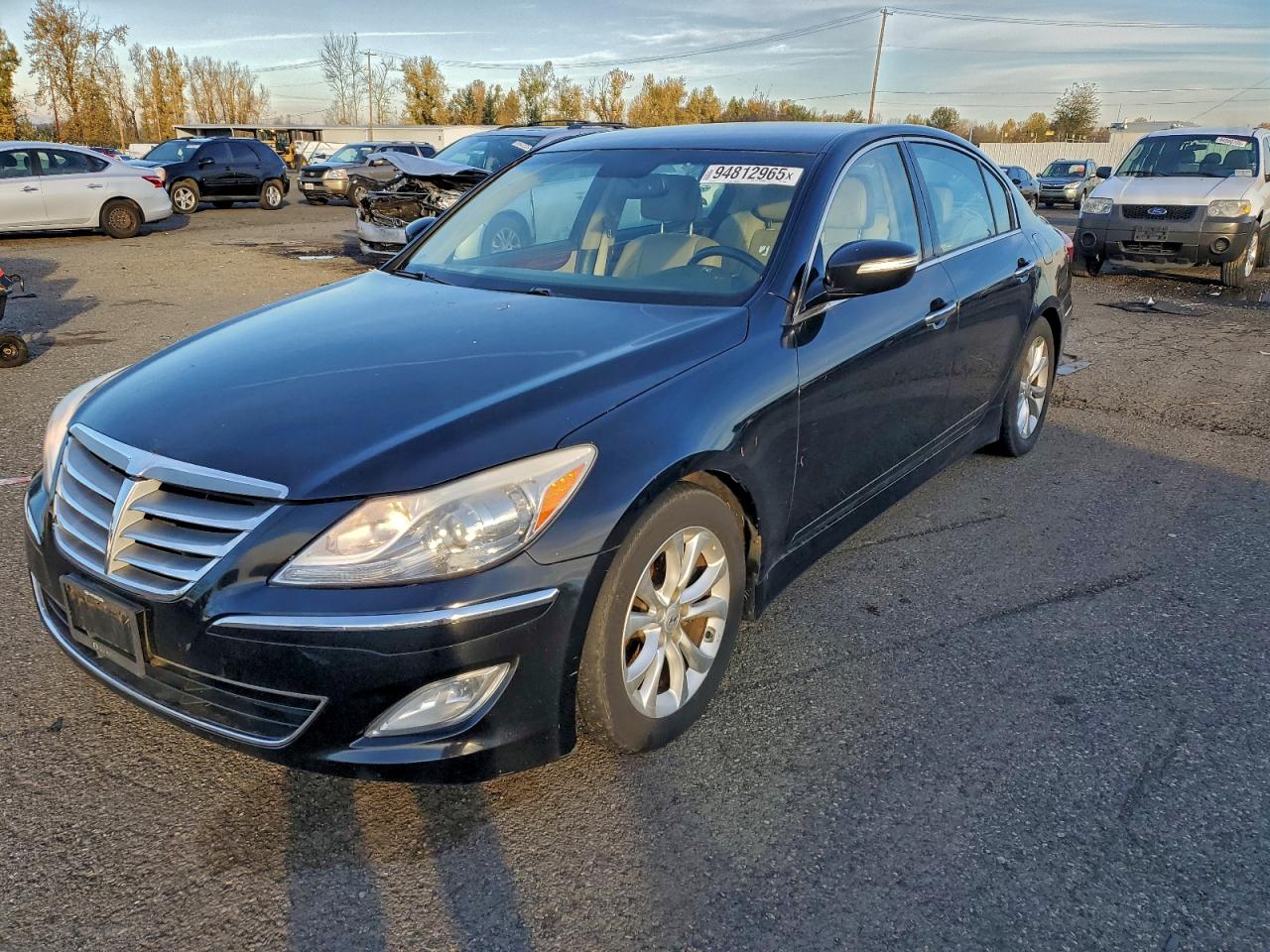 HYUNDAI GENESIS 3. 2013