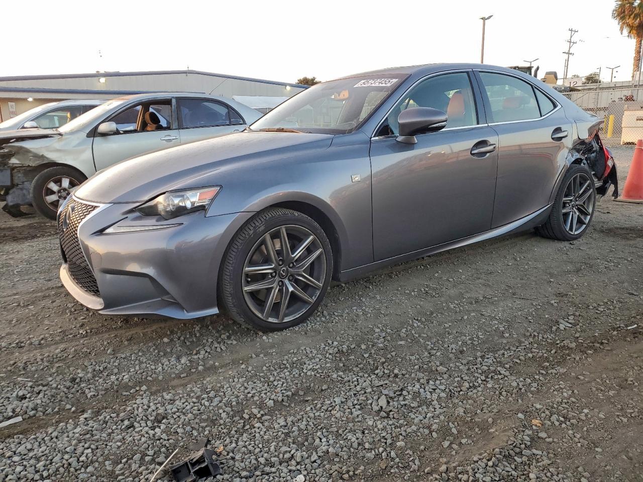 LEXUS IS 2016