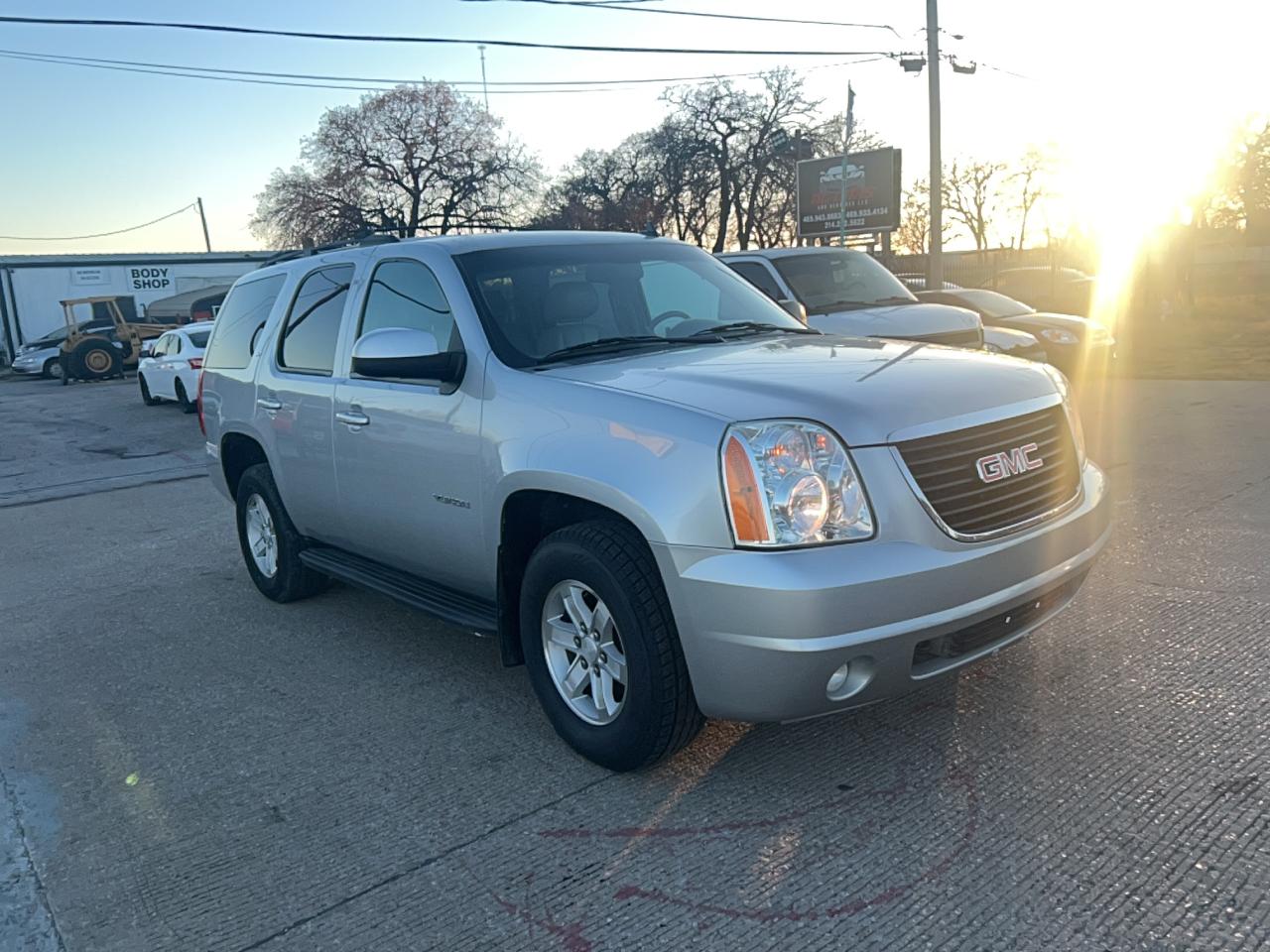 GMC YUKON SLT 2013
