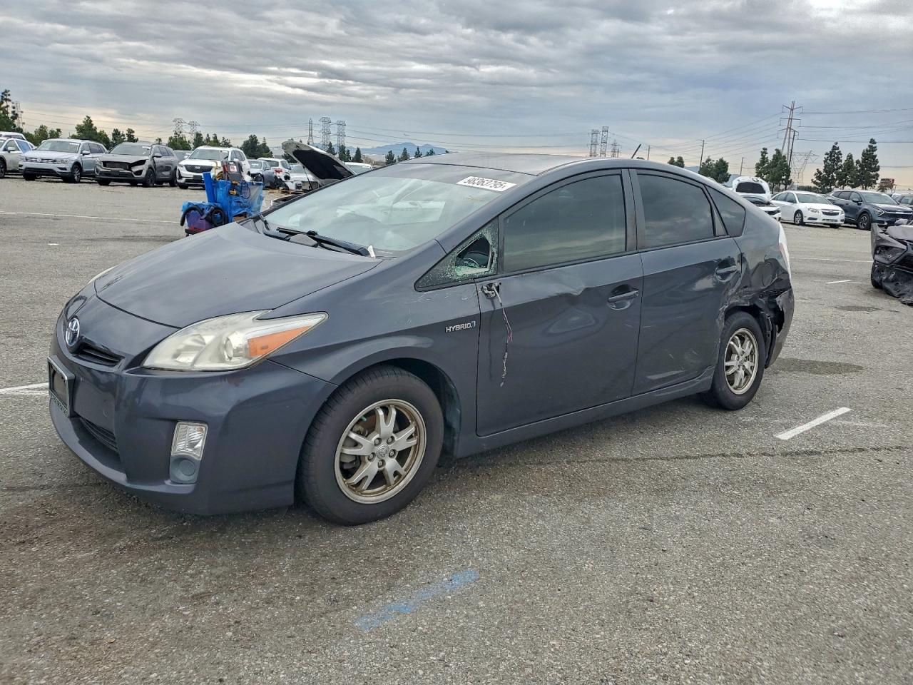 TOYOTA PRIUS 2011