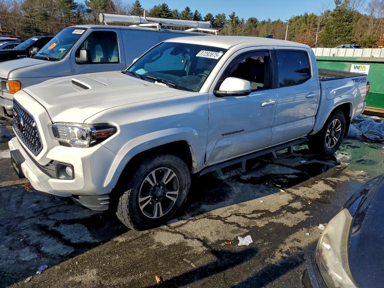 TOYOTA TACOMA 2019