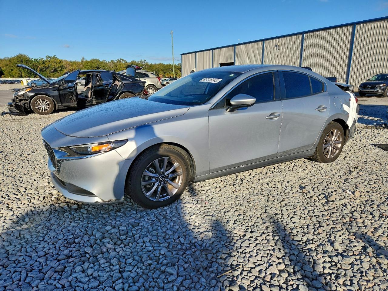 MAZDA 3 2019