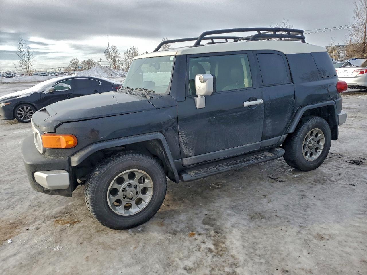TOYOTA FJ CRUISER 2012
