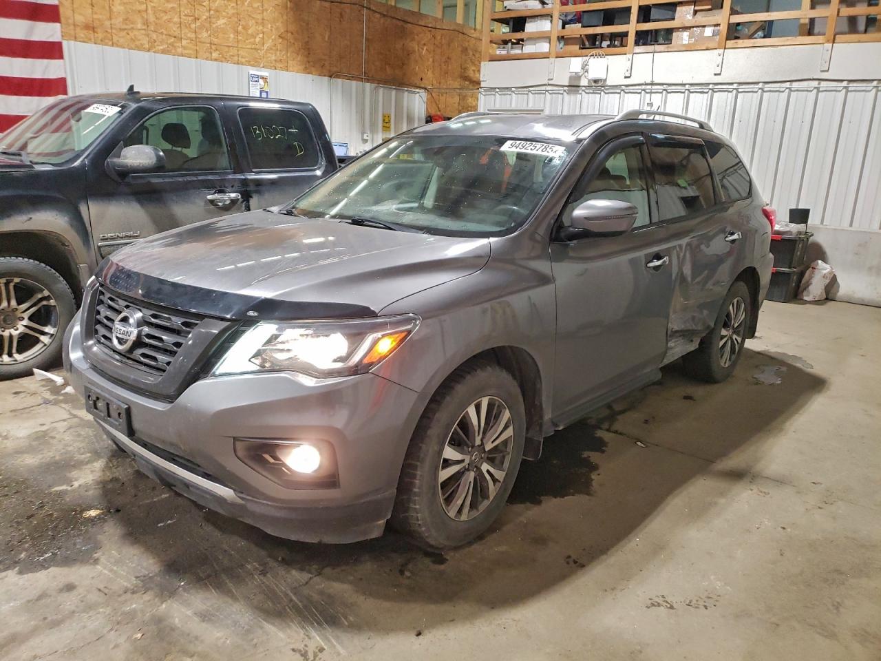 NISSAN PATHFINDER 2017