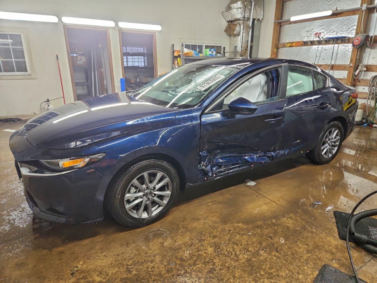 MAZDA 3 2024