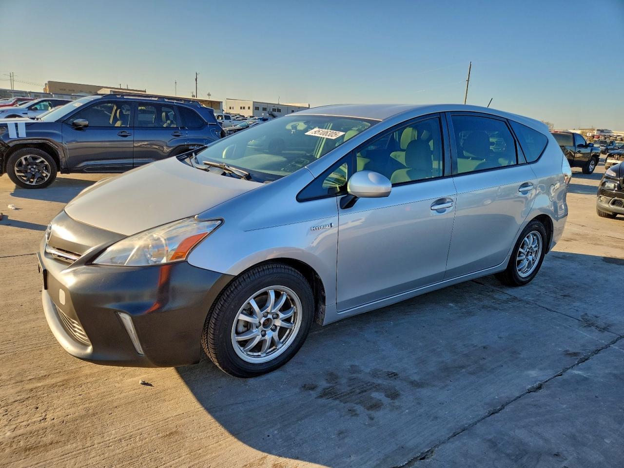 TOYOTA PRIUS V 2014