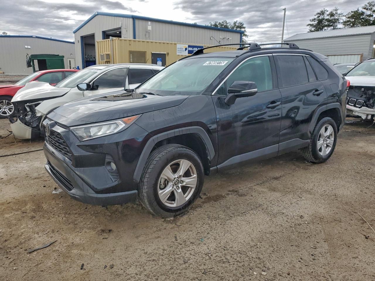TOYOTA RAV4 XLE 2021