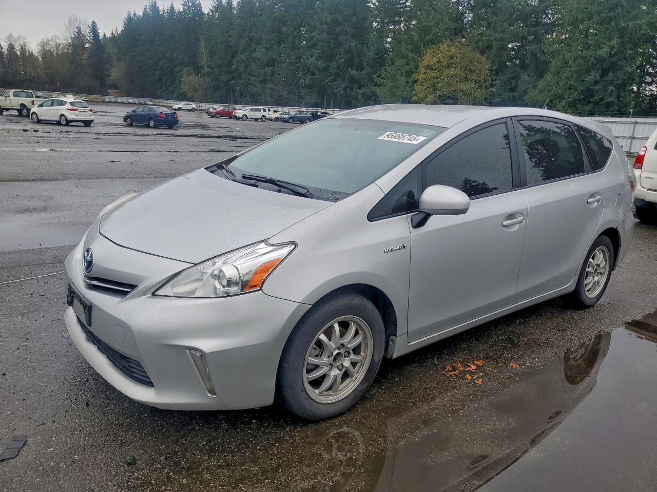 TOYOTA PRIUS V 2013