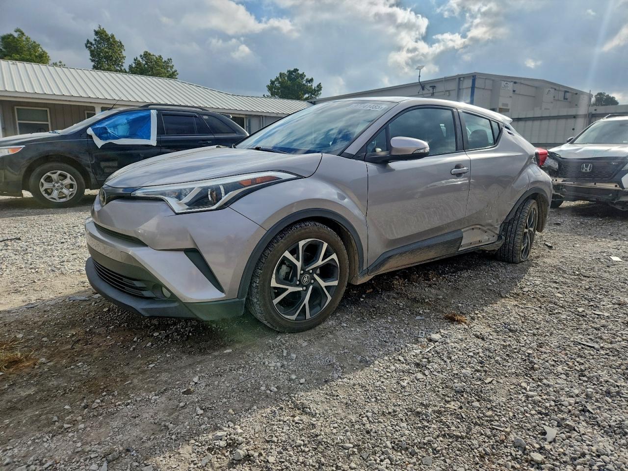 TOYOTA C-HR XLE 2018
