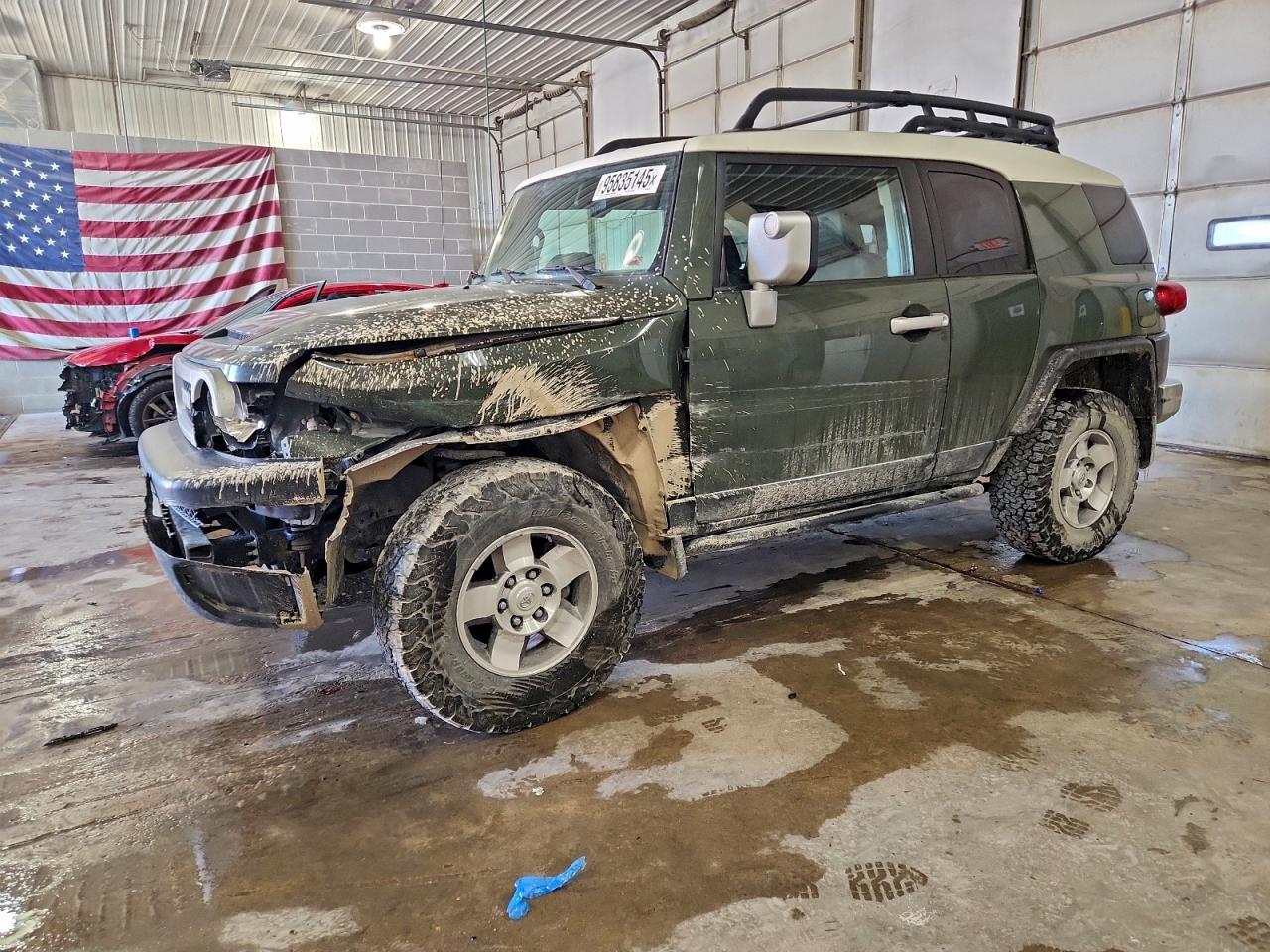 TOYOTA FJ CRUISER 2010