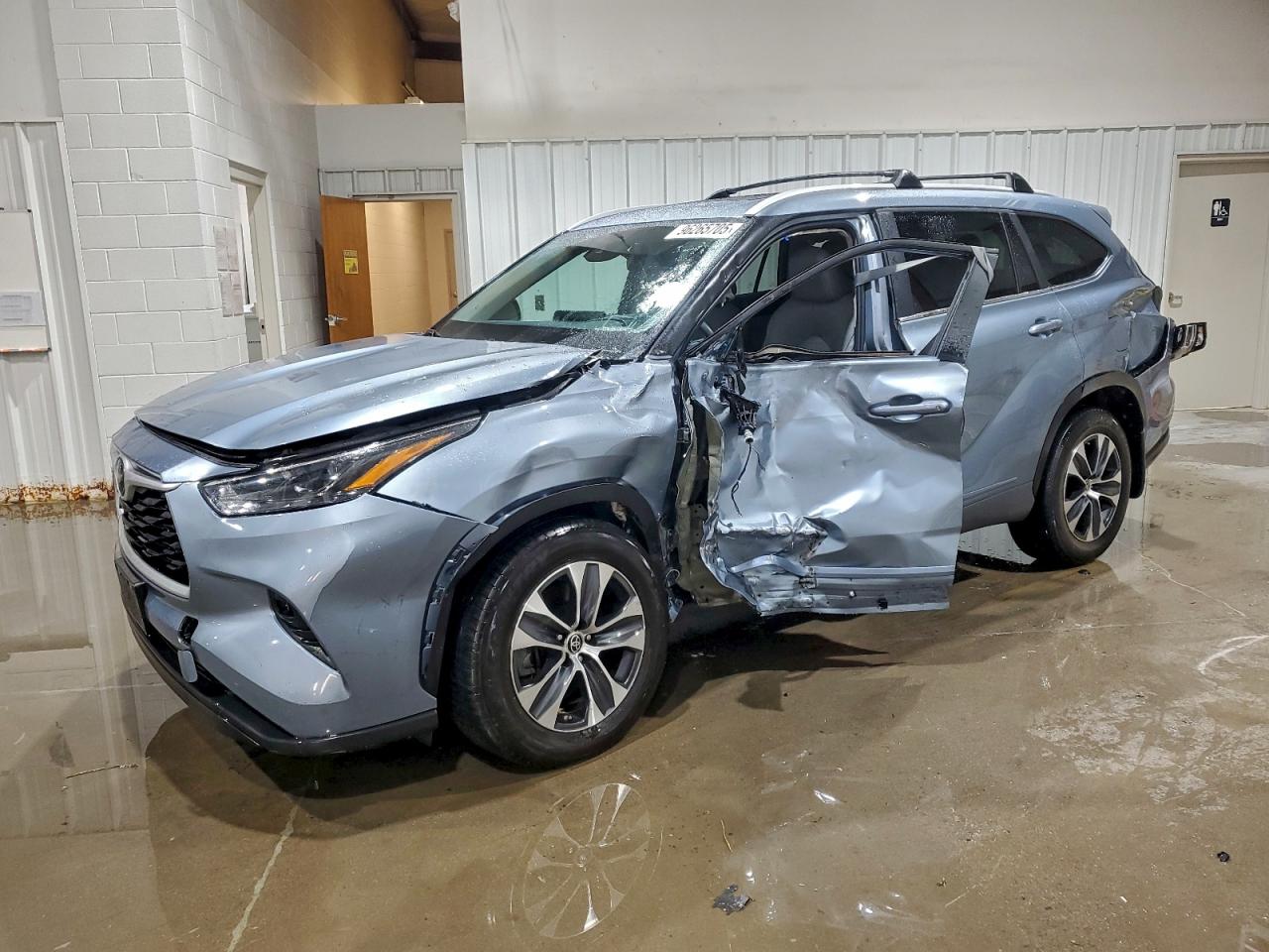 TOYOTA HIGHLANDER 2023