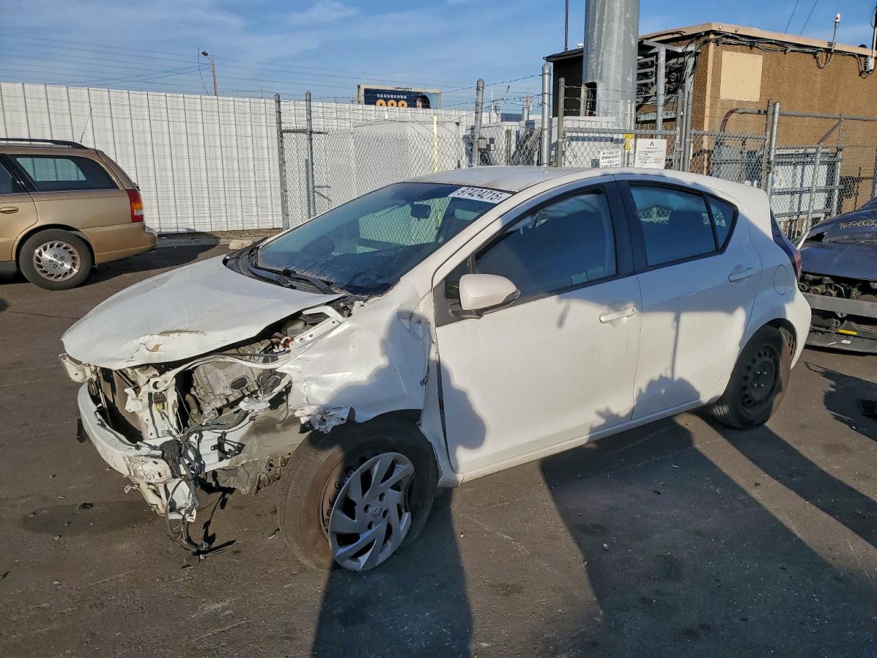 TOYOTA PRIUS C 2015