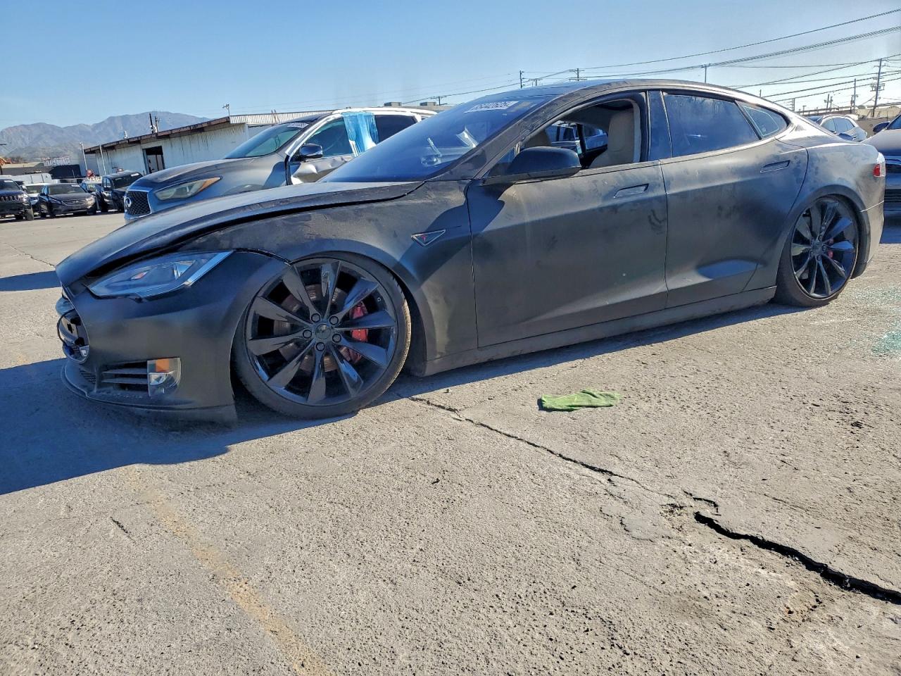 TESLA MODEL S 2015