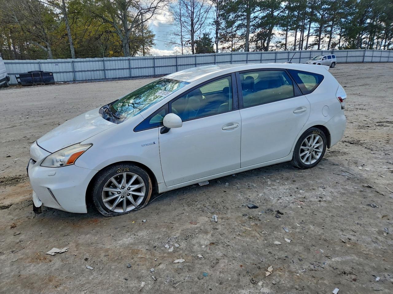 TOYOTA PRIUS V 2014