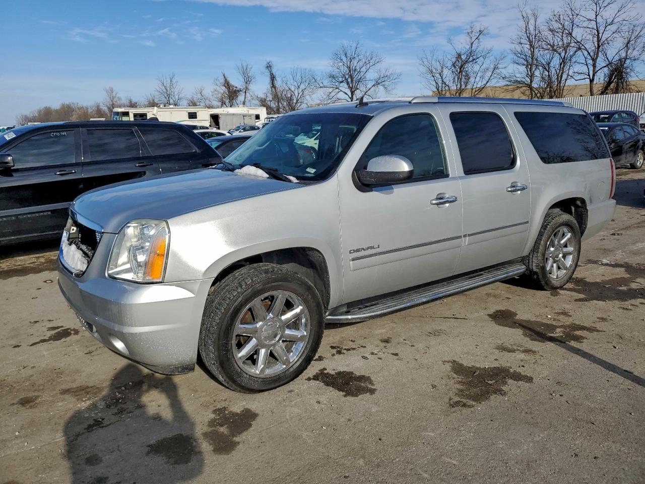 GMC YUKON XL D 2013