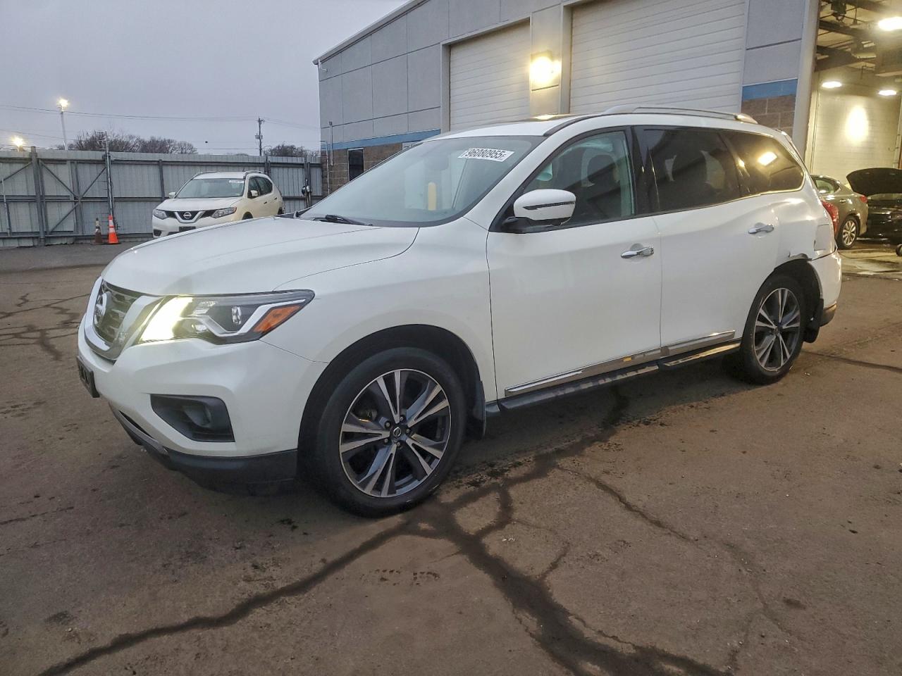 NISSAN PATHFINDER 2019