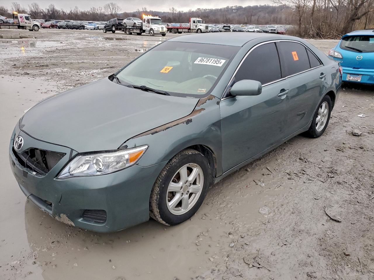 TOYOTA CAMRY BASE 2010