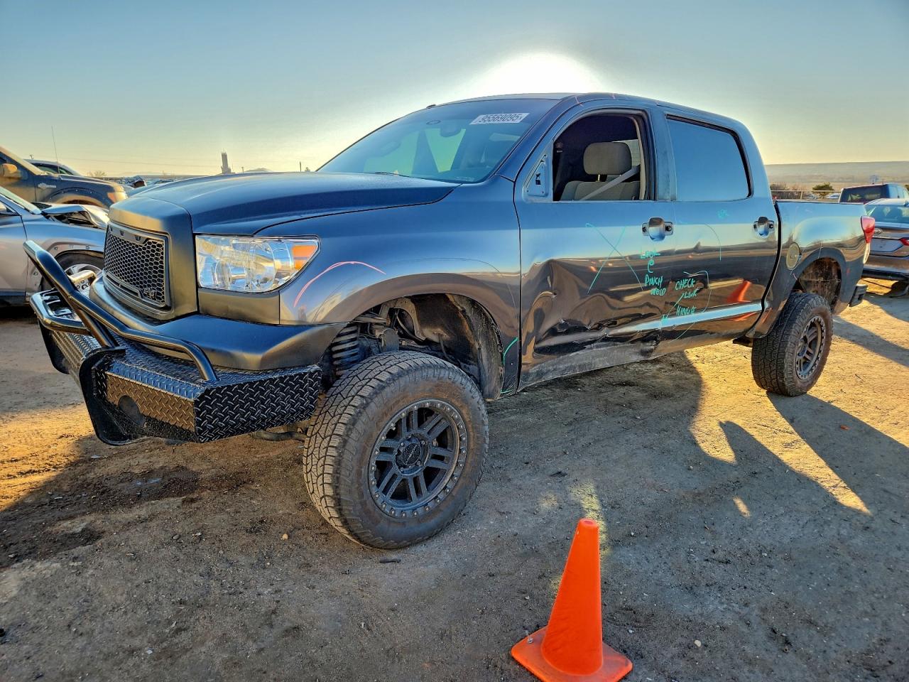 TOYOTA TUNDRA 2012