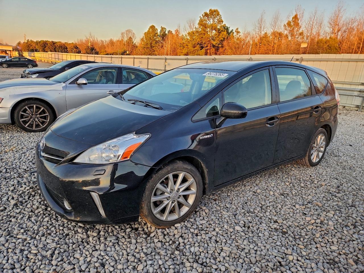 TOYOTA PRIUS V 2014
