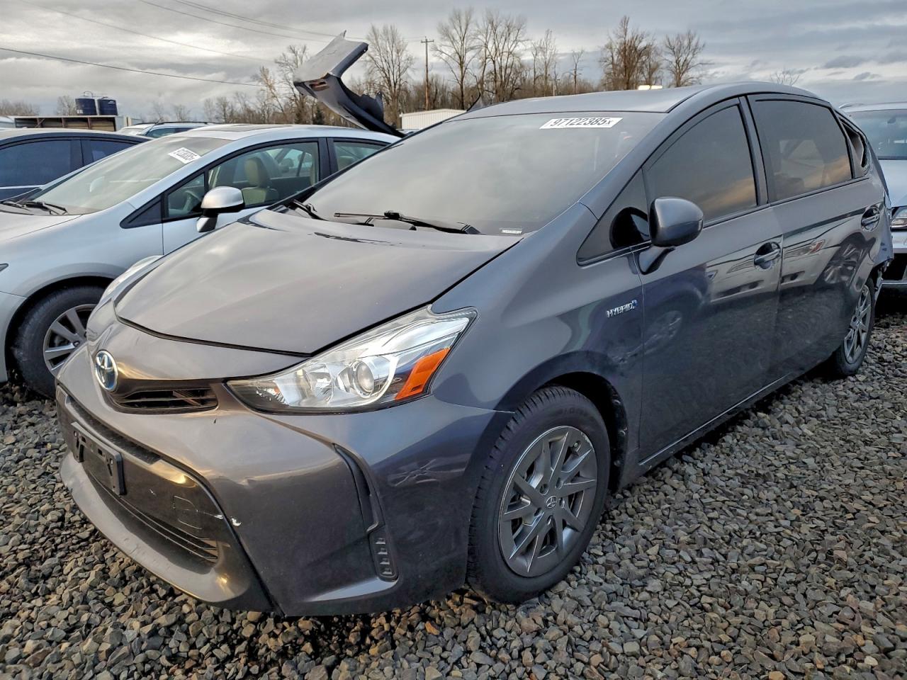 TOYOTA PRIUS V 2015