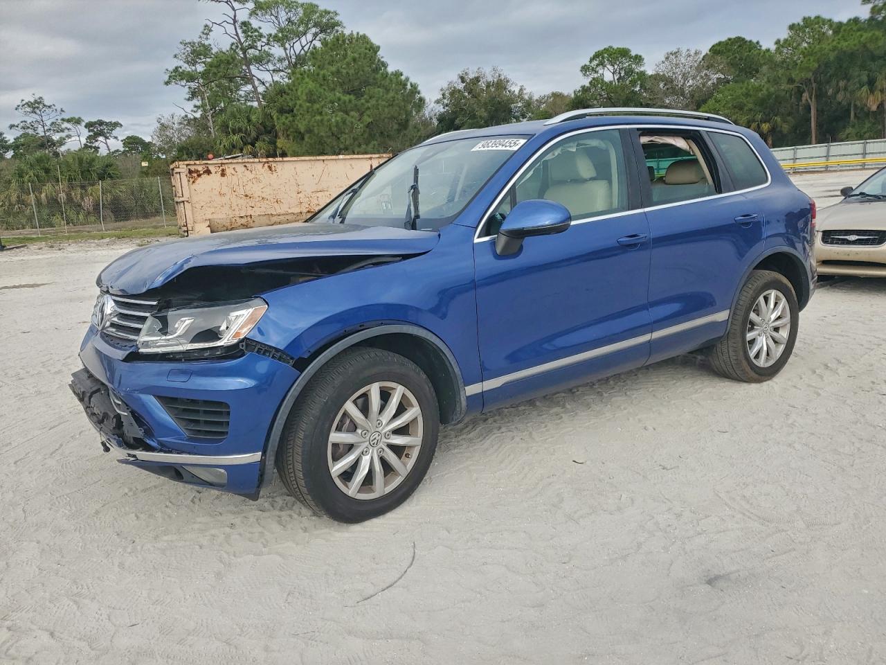 VOLKSWAGEN TOUAREG 2016