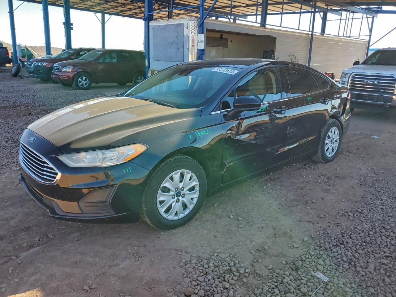 FORD FUSION S 2019