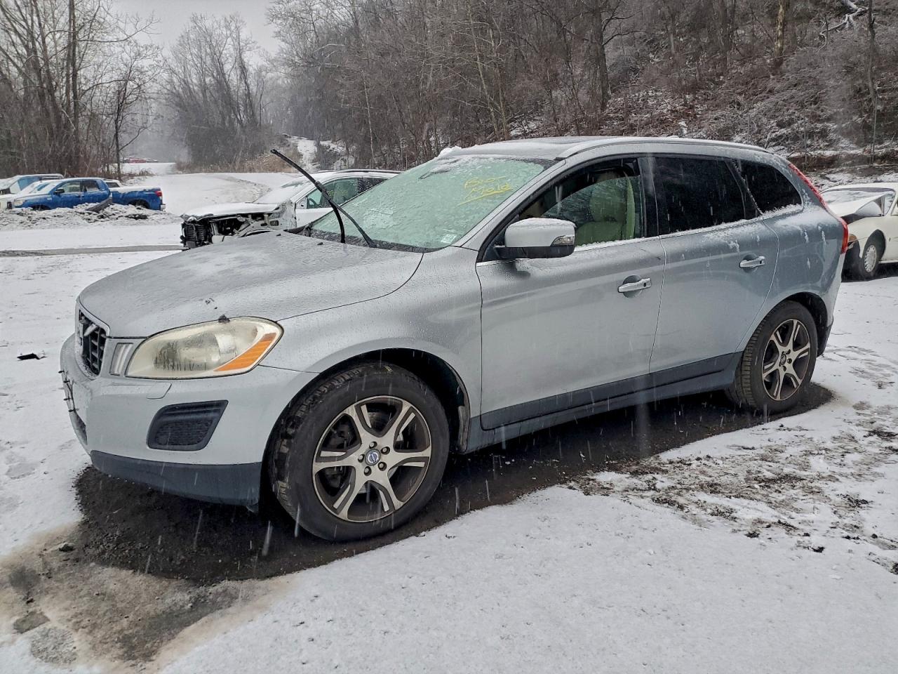 VOLVO XC60 T6 2011
