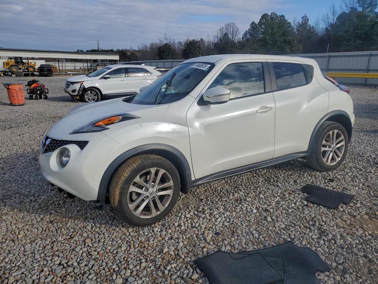 NISSAN JUKE S 2015
