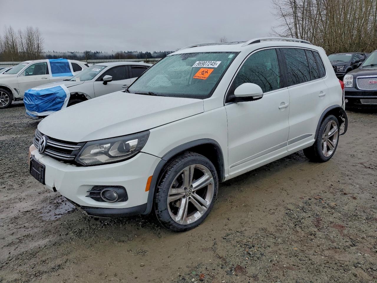 VOLKSWAGEN TIGUAN S 2015