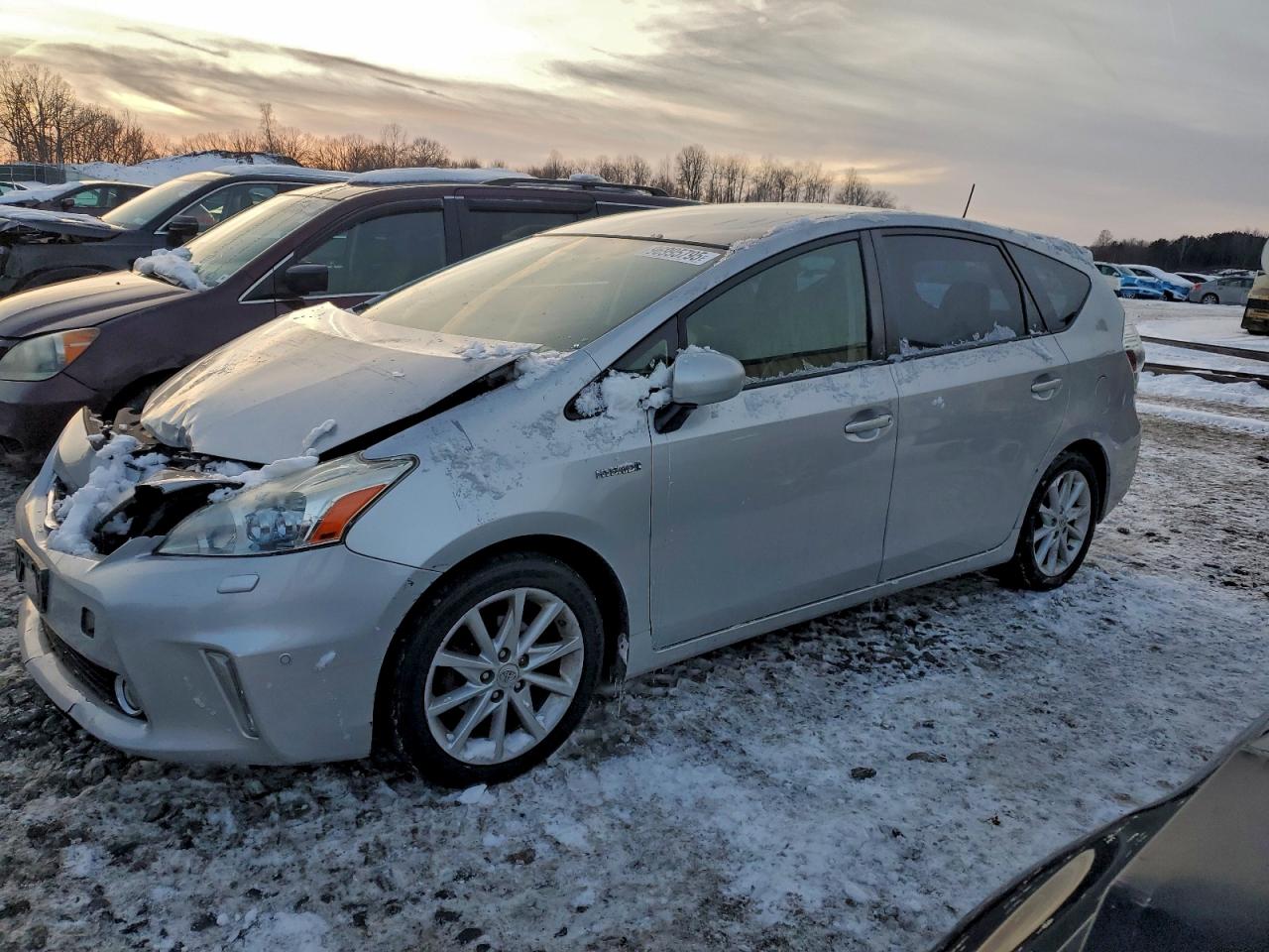 TOYOTA PRIUS V 2012