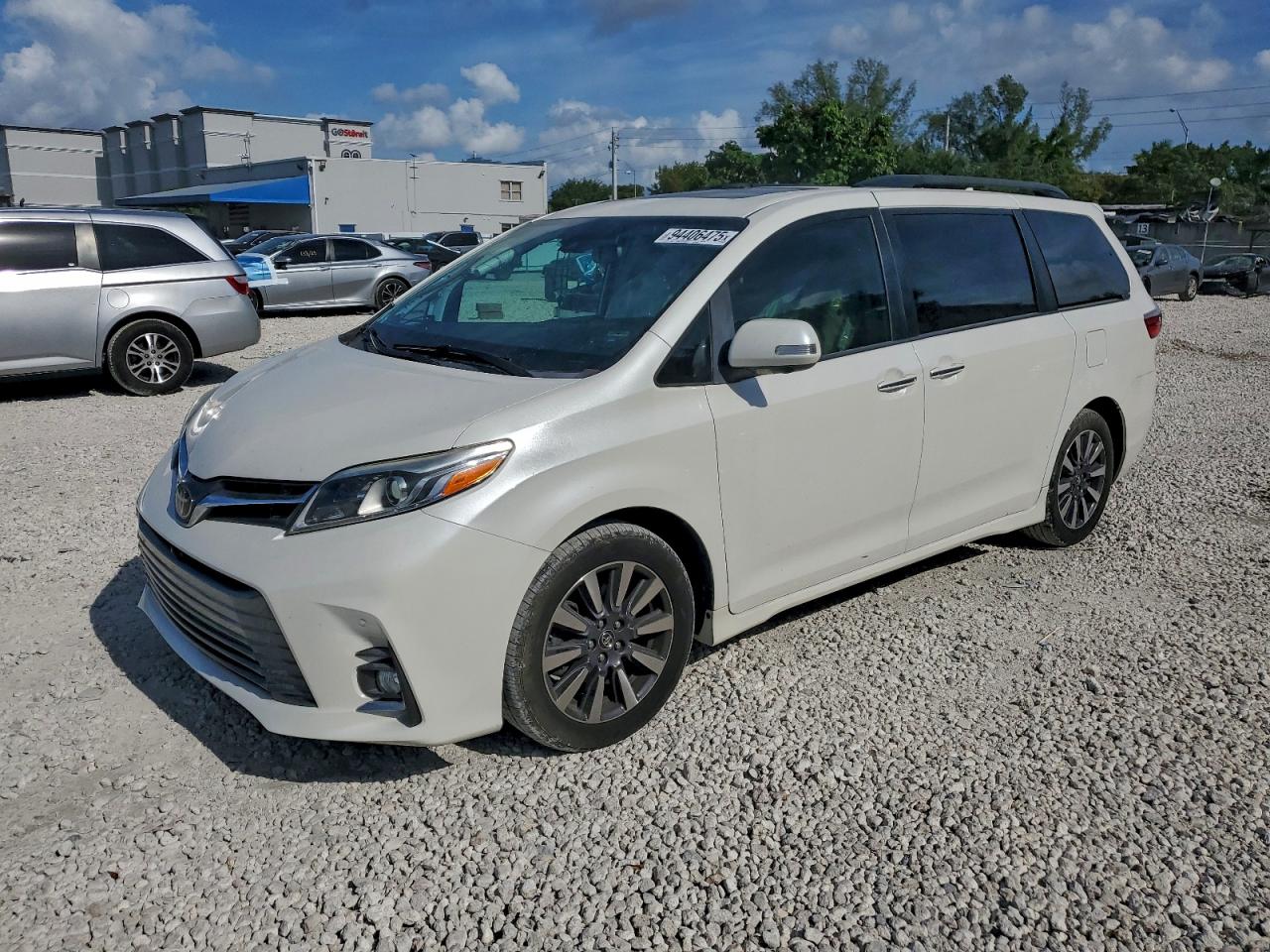 TOYOTA SIENNA 2019