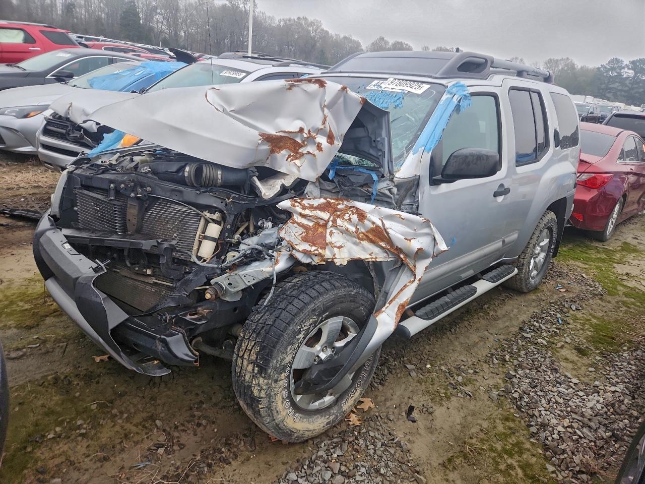 NISSAN XTERRA OFF 2011