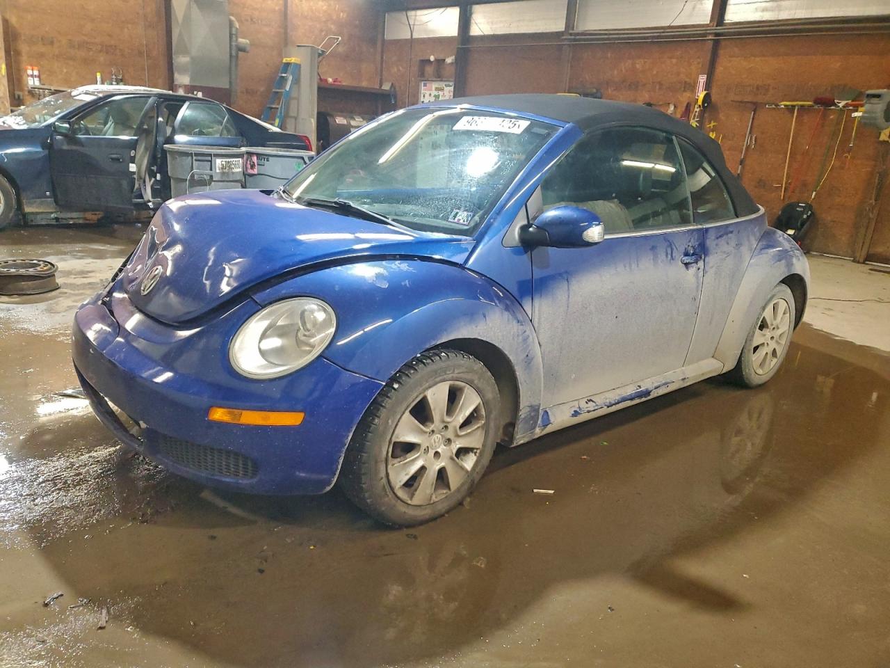 VOLKSWAGEN NEW BEETLE 2008