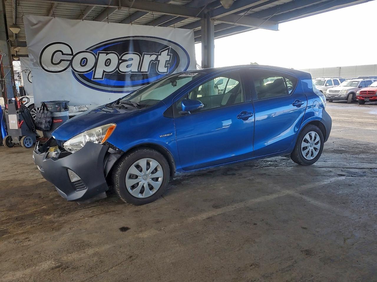 TOYOTA PRIUS C 2013