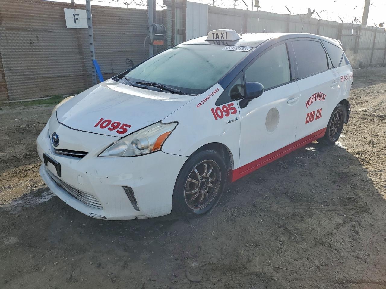 TOYOTA PRIUS V 2012