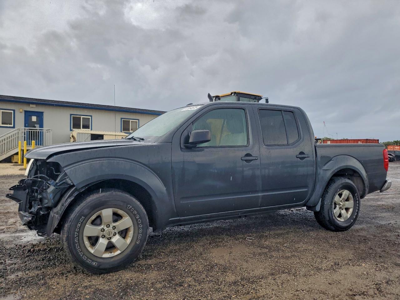 NISSAN FRONTIER 2013