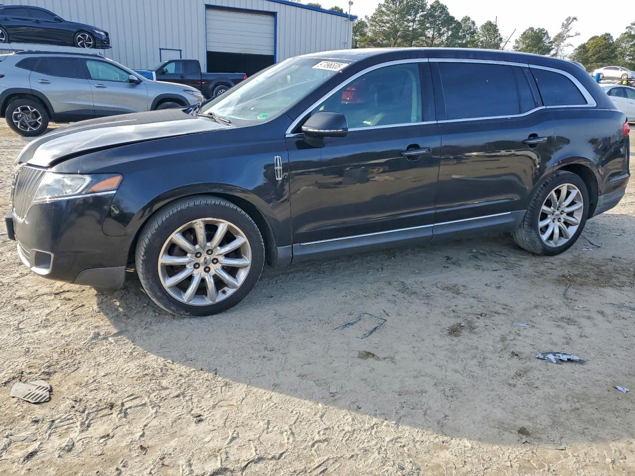 LINCOLN MKT 2010