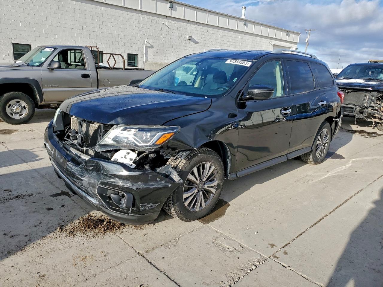 NISSAN PATHFINDER 2019