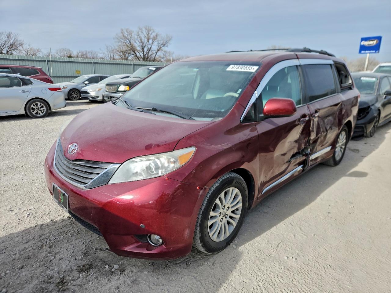 TOYOTA SIENNA XLE 2013
