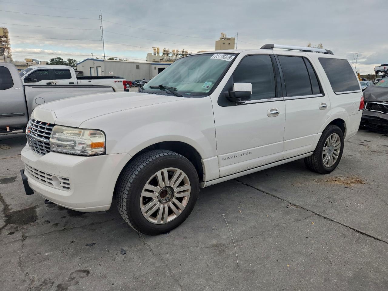 LINCOLN NAVIGATOR 2011
