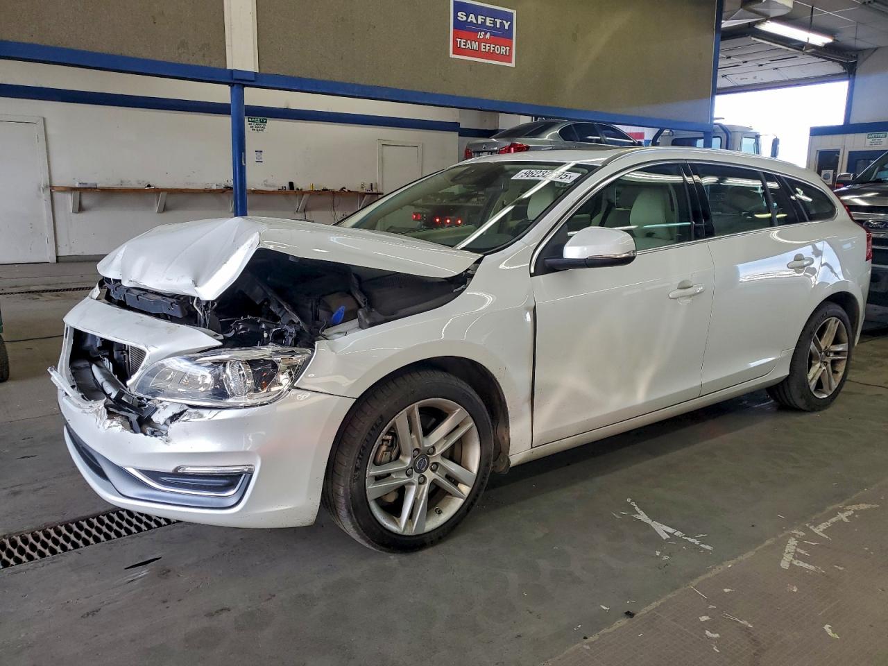 VOLVO V60 PREMIE 2015