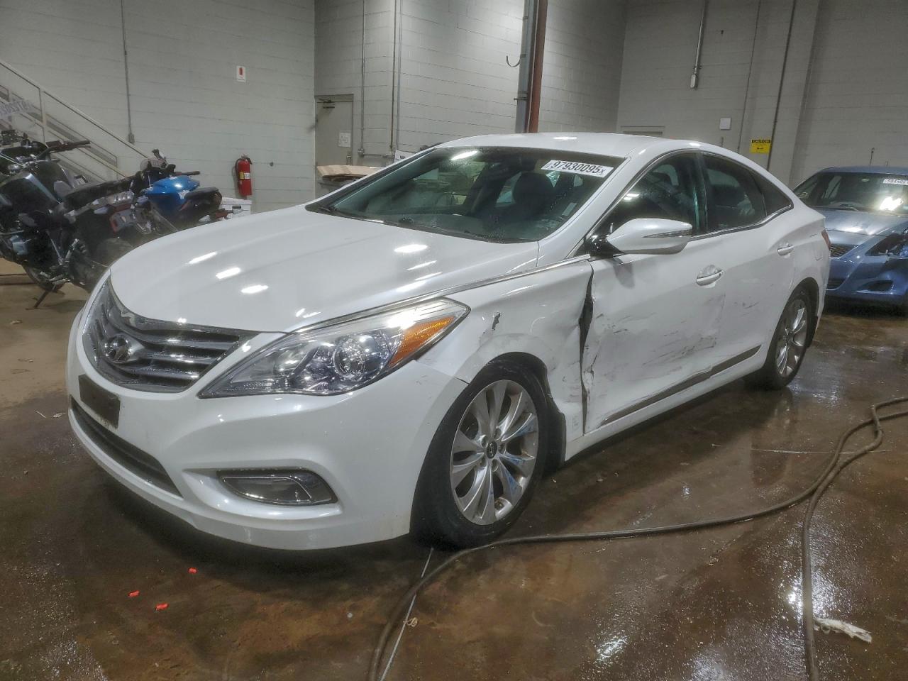 HYUNDAI AZERA 2014