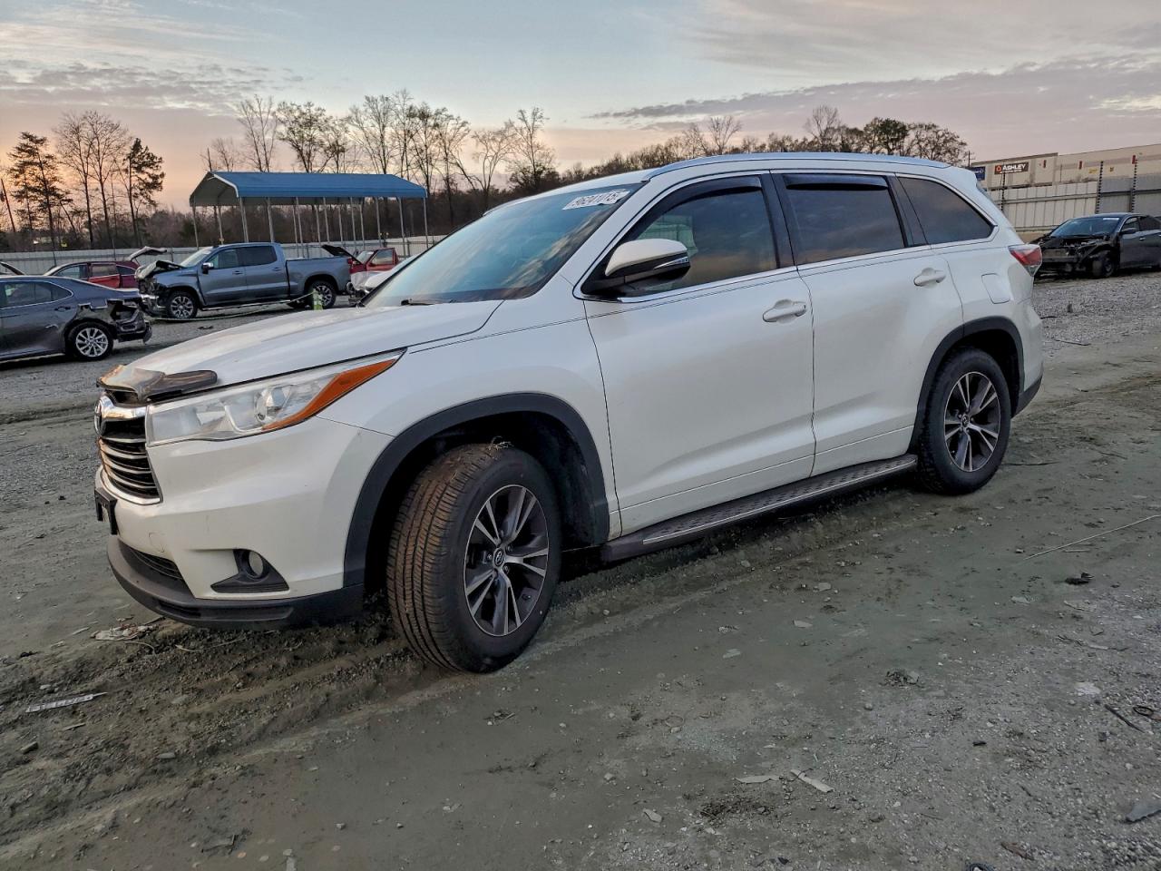 TOYOTA HIGHLANDER 2016