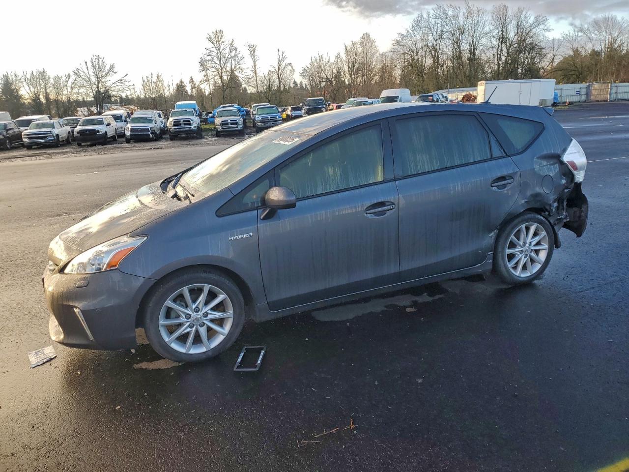 TOYOTA PRIUS V 2012