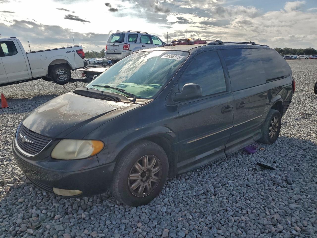 CHRYSLER TOWN & COUNTRY 2003